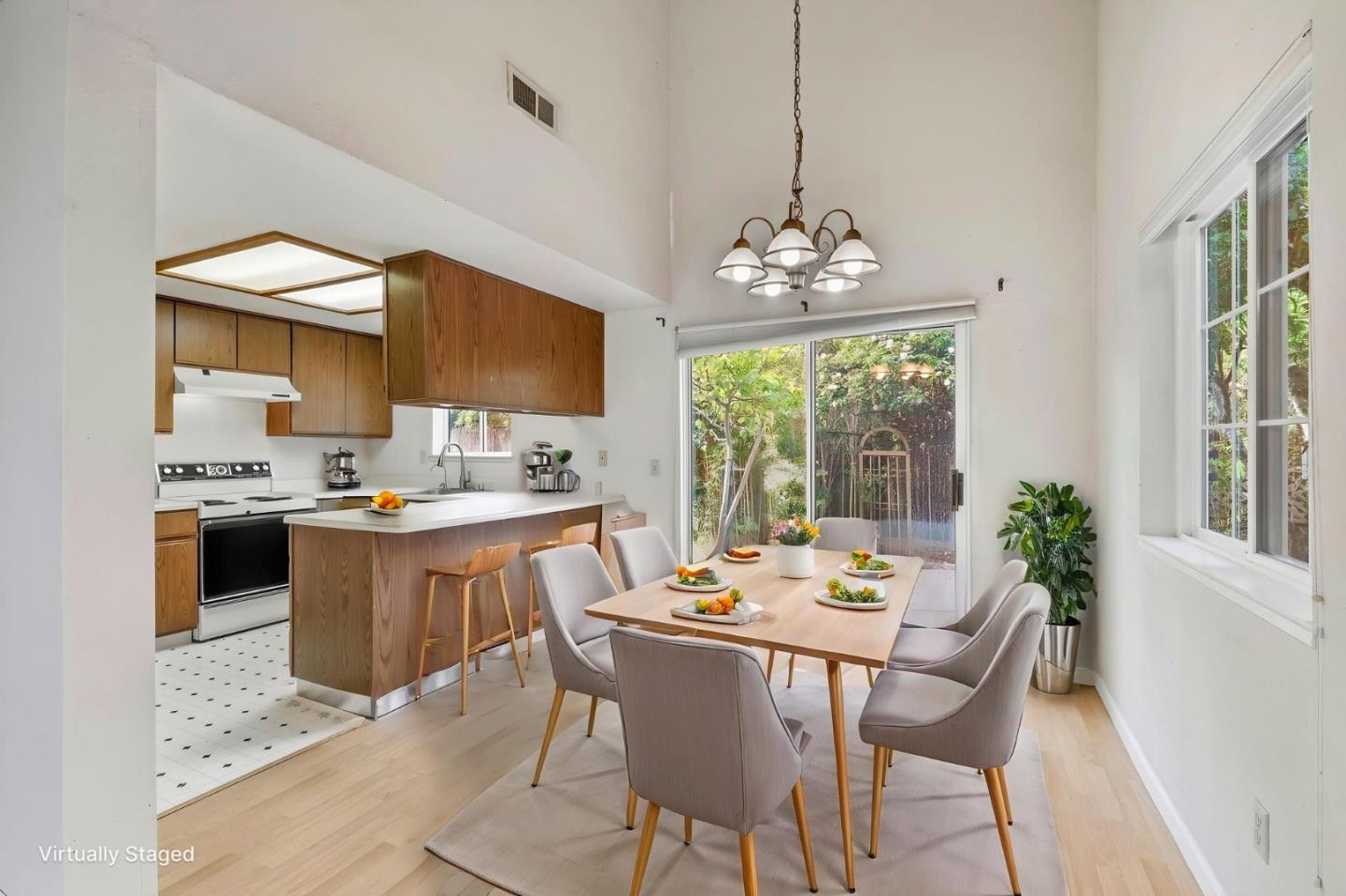 1621 Schooner Court