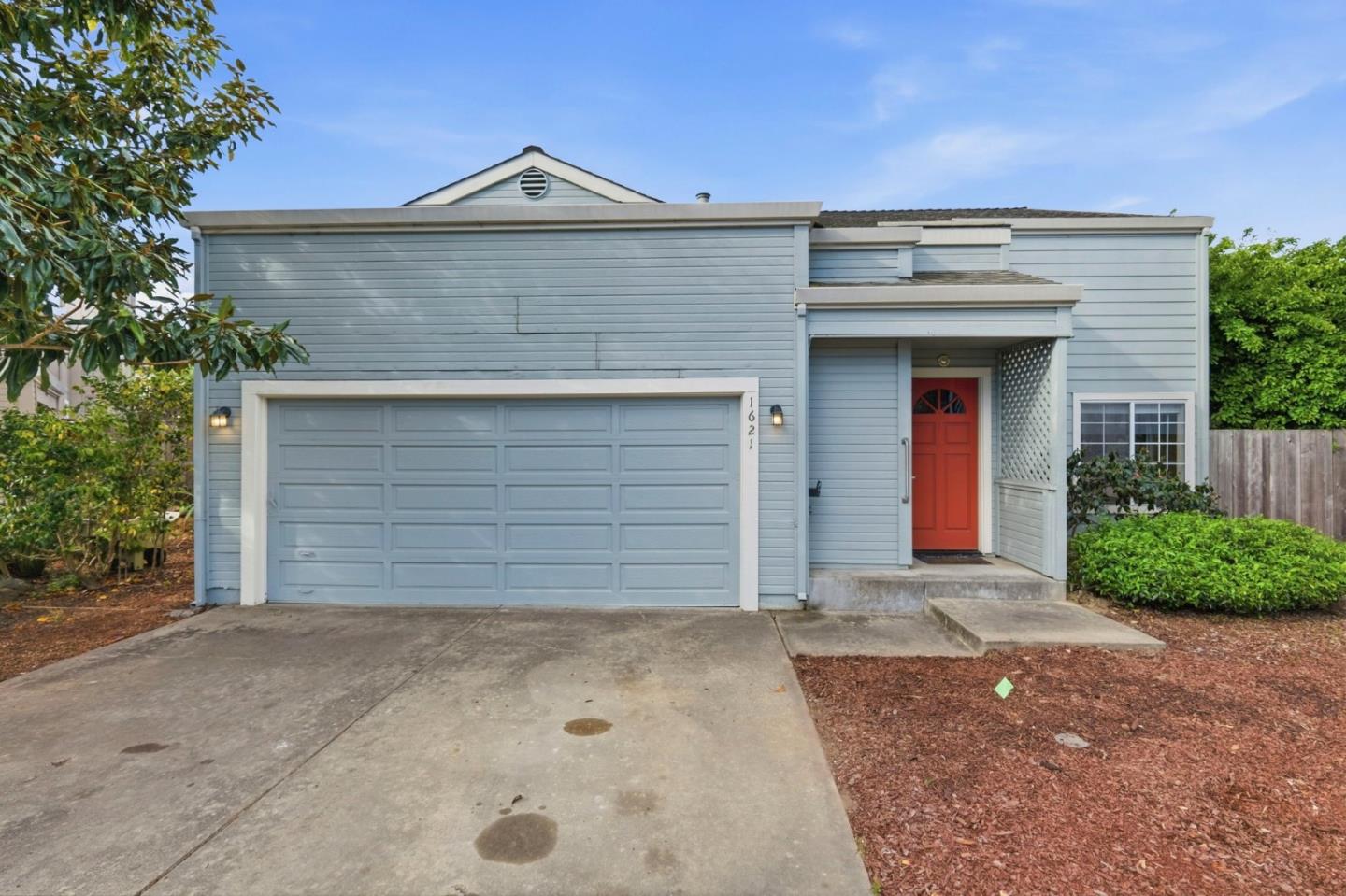 1621 Schooner Court