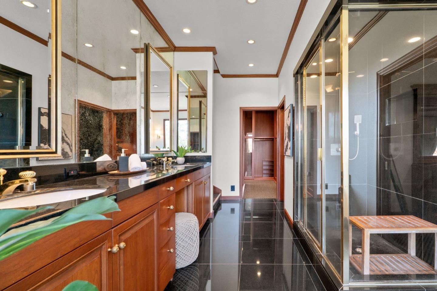 17 Kite Hill Road
