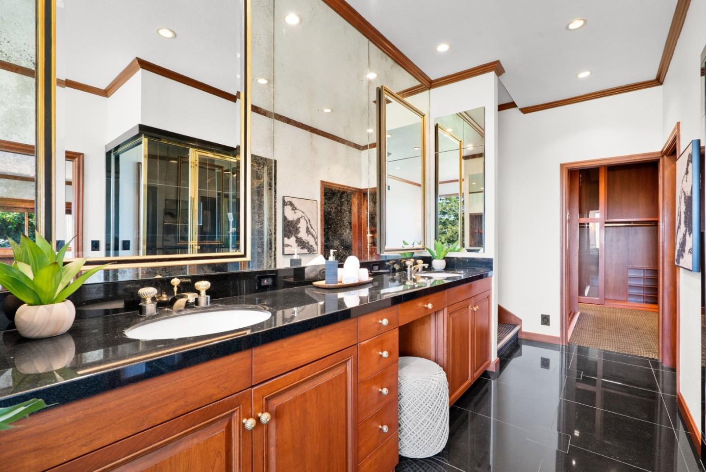 17 Kite Hill Road
