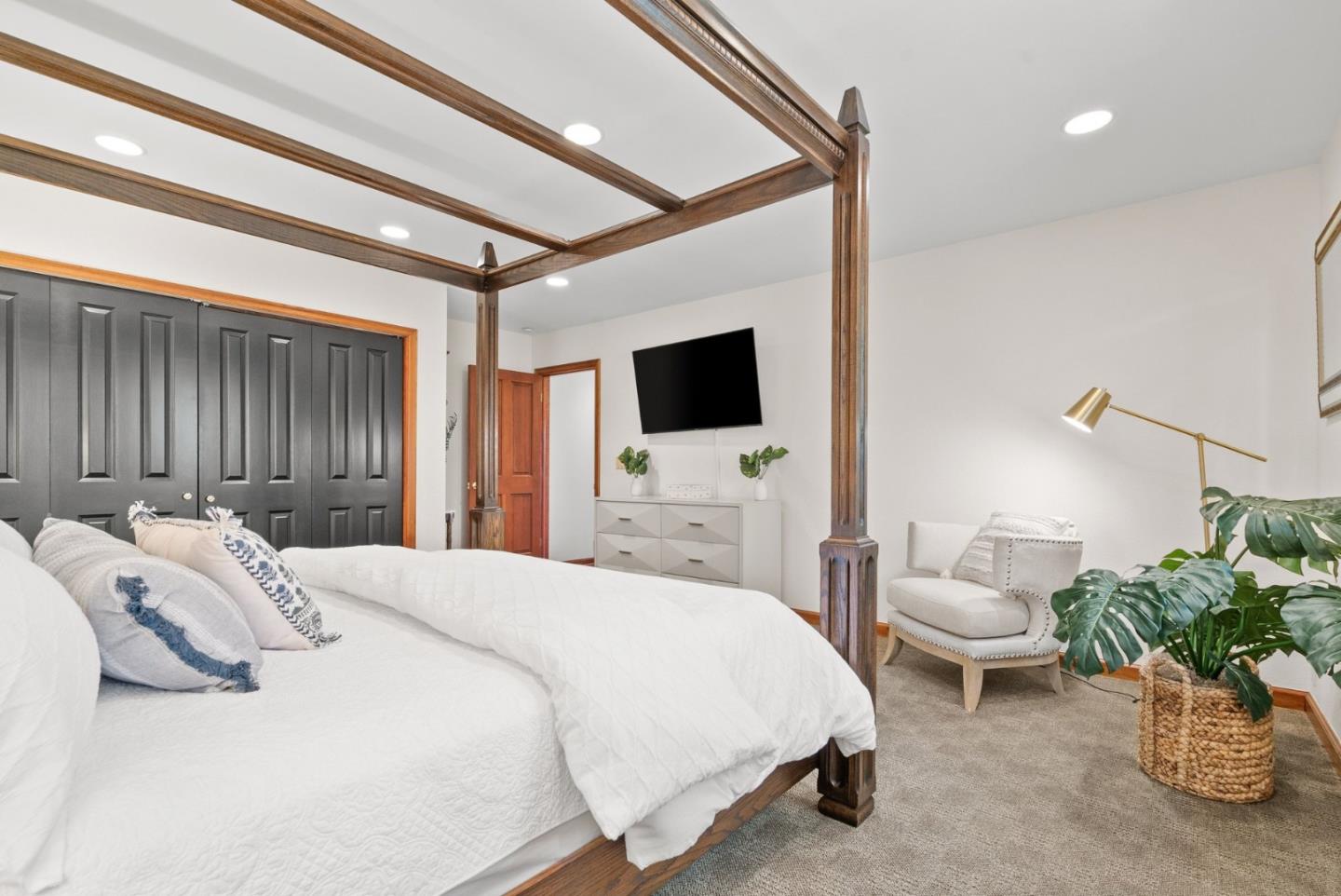 17 Kite Hill Road