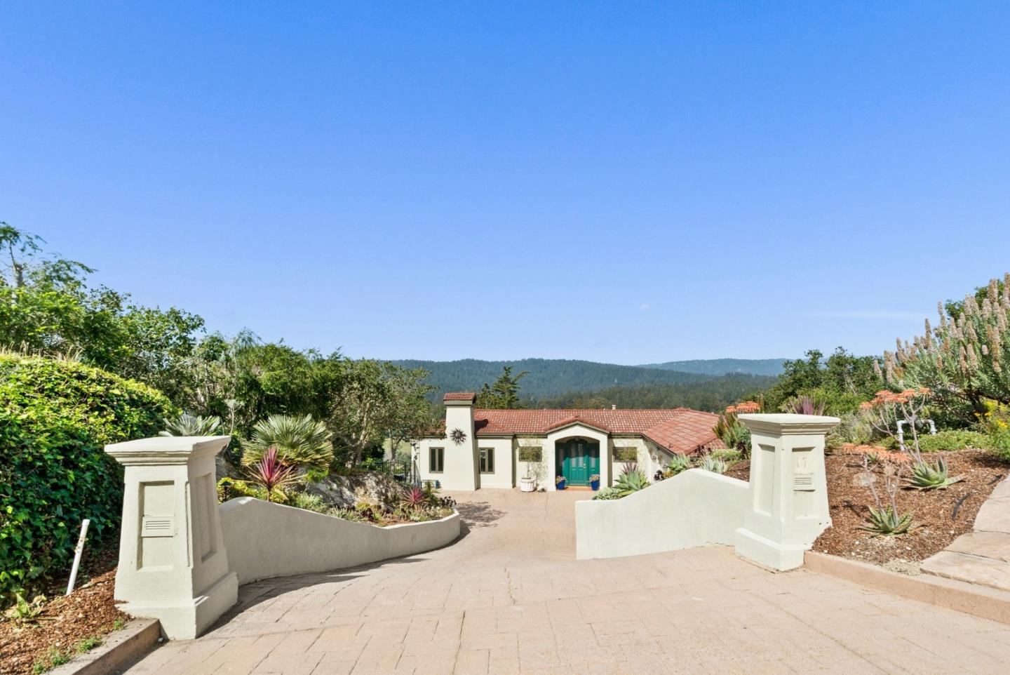 17 Kite Hill Road