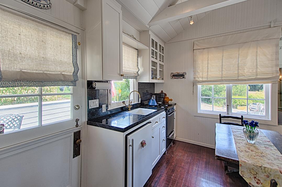 429 Capitola Avenue