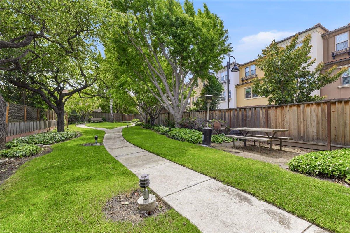 1983 San Luis AVE 16