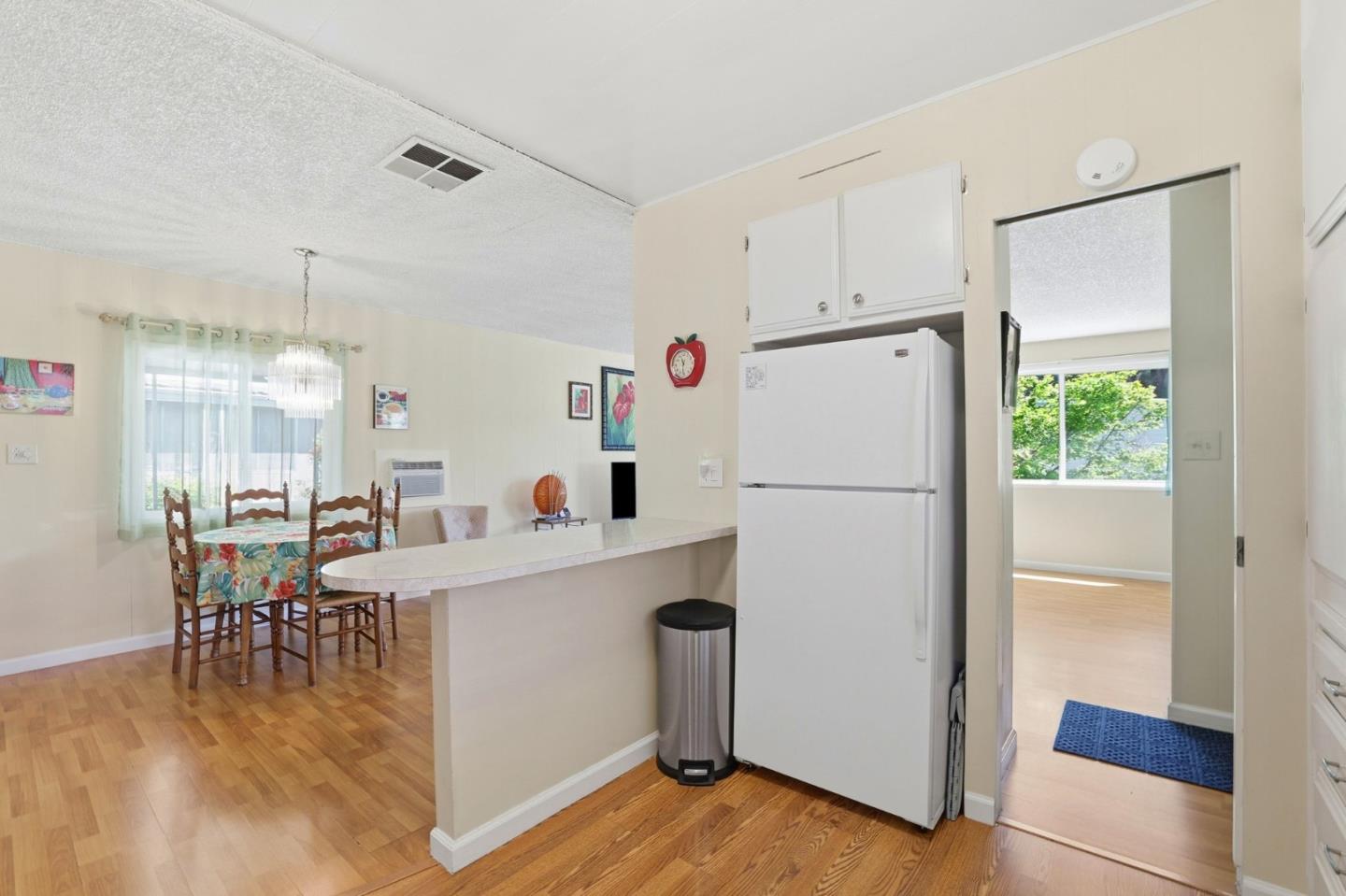 100 La Paz Unit: 100