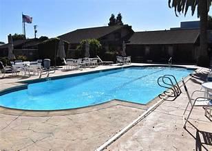 100 La Paz Unit: 100