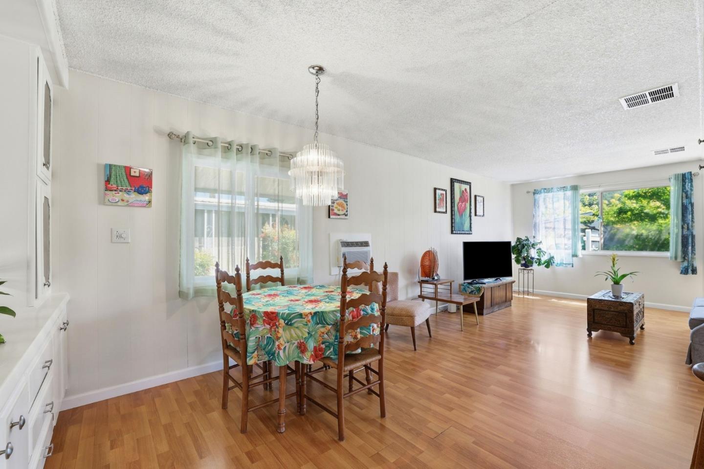 100 La Paz Unit: 100