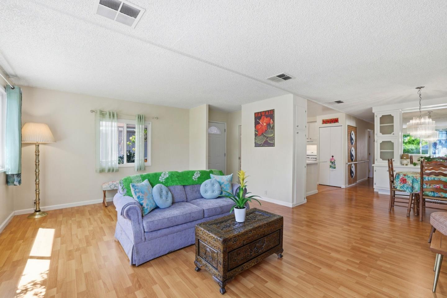 100 La Paz Unit: 100