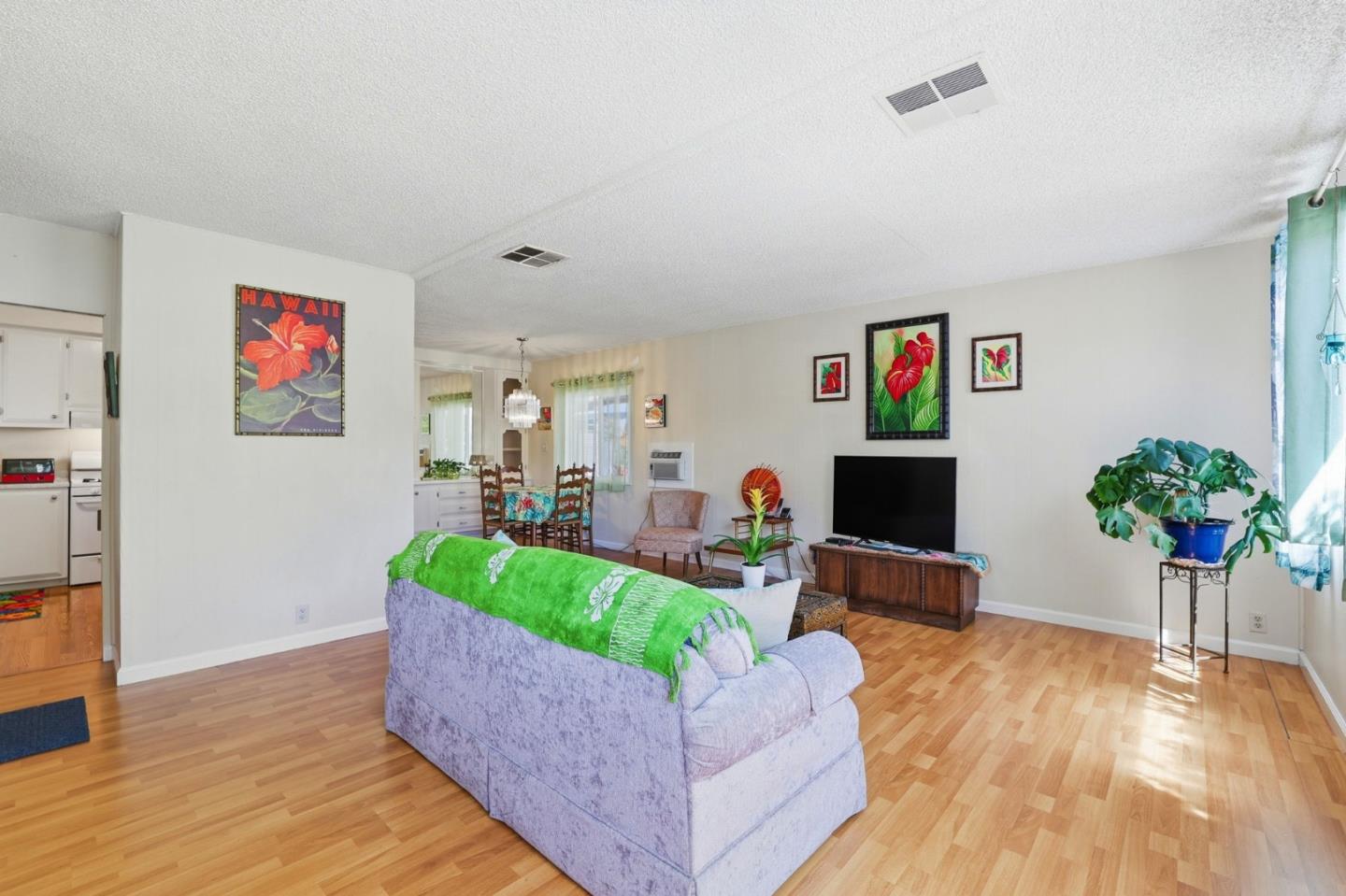 100 La Paz Unit: 100