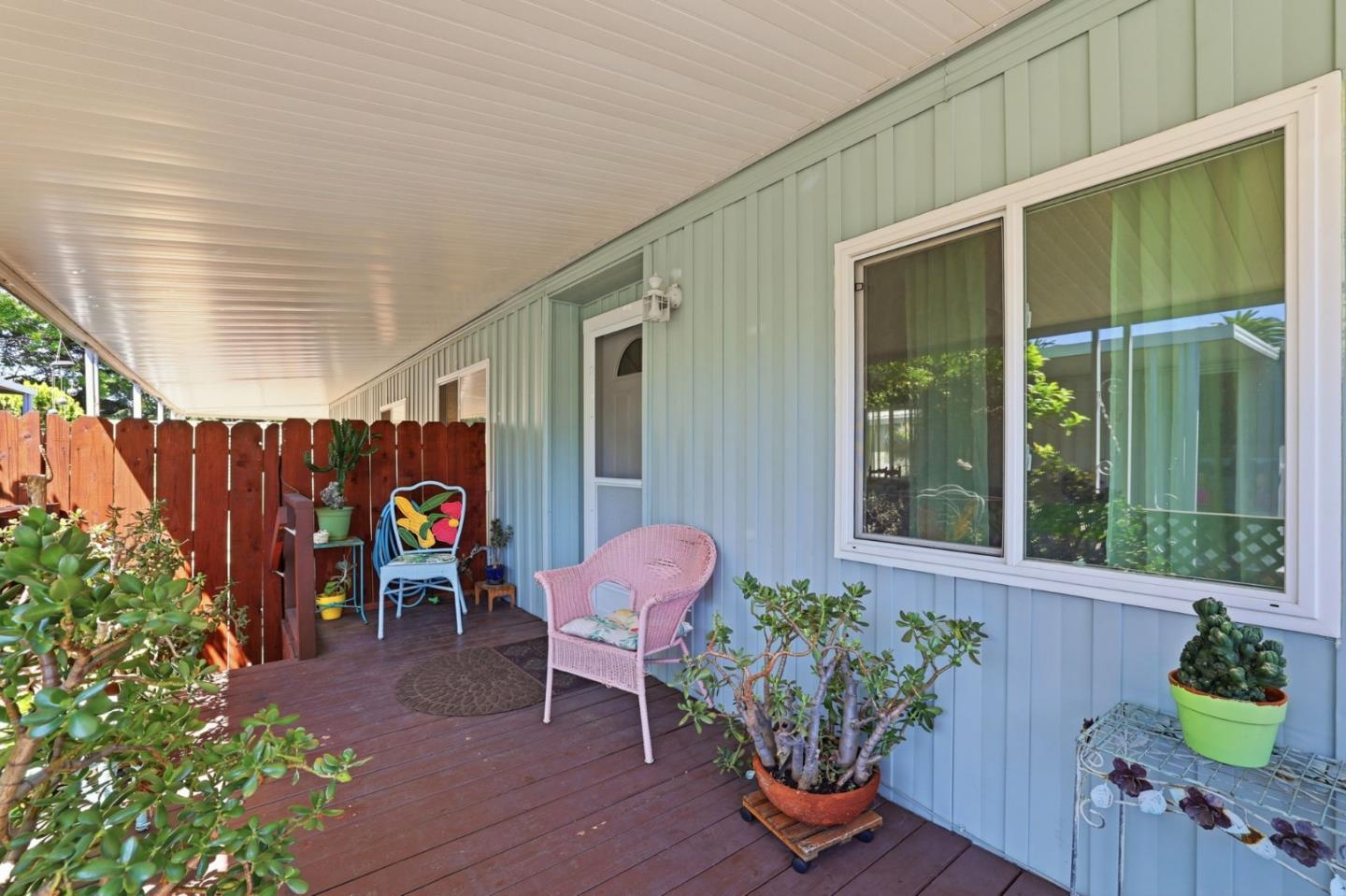 100 La Paz Unit: 100