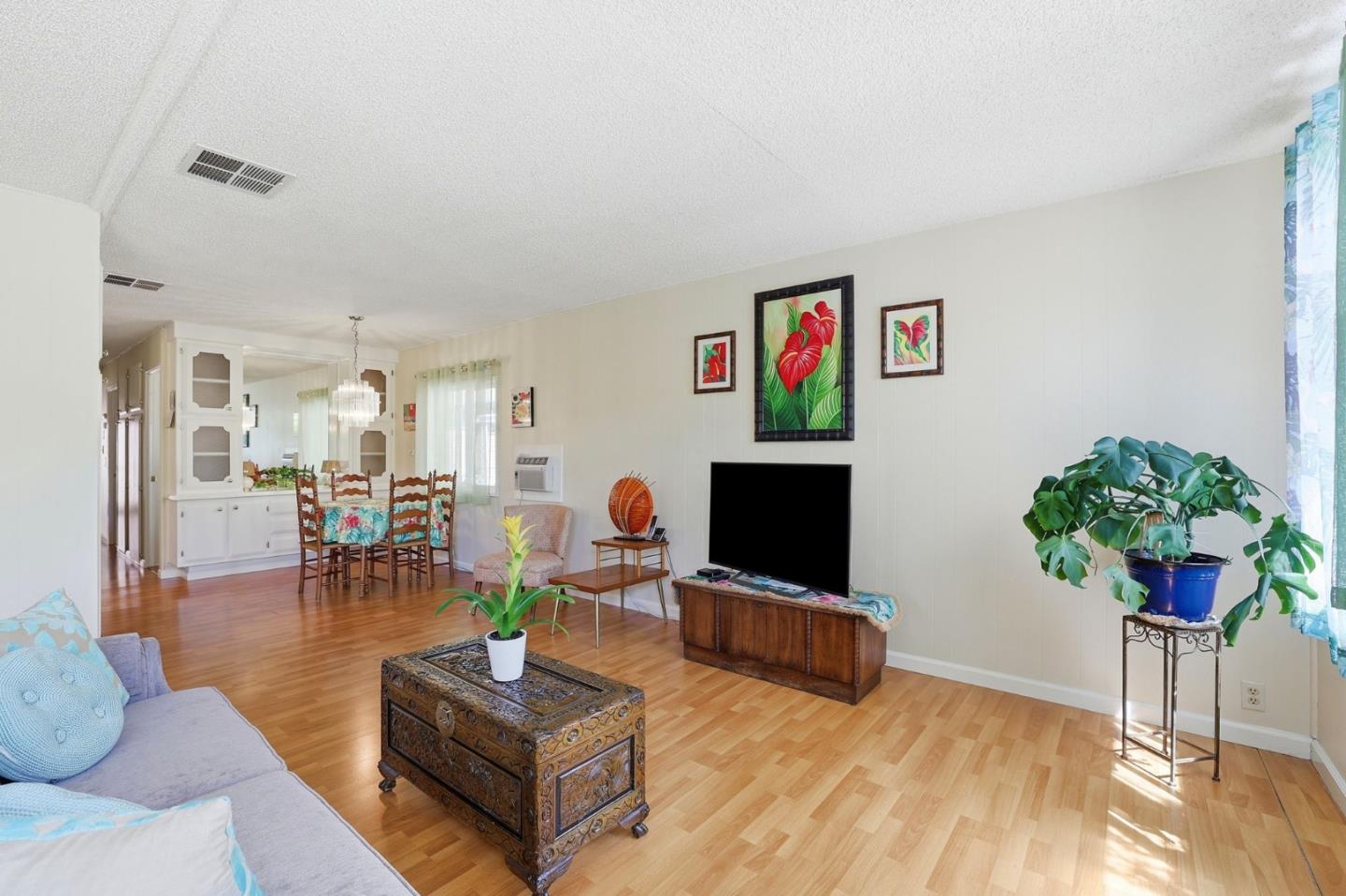 100 La Paz Unit: 100