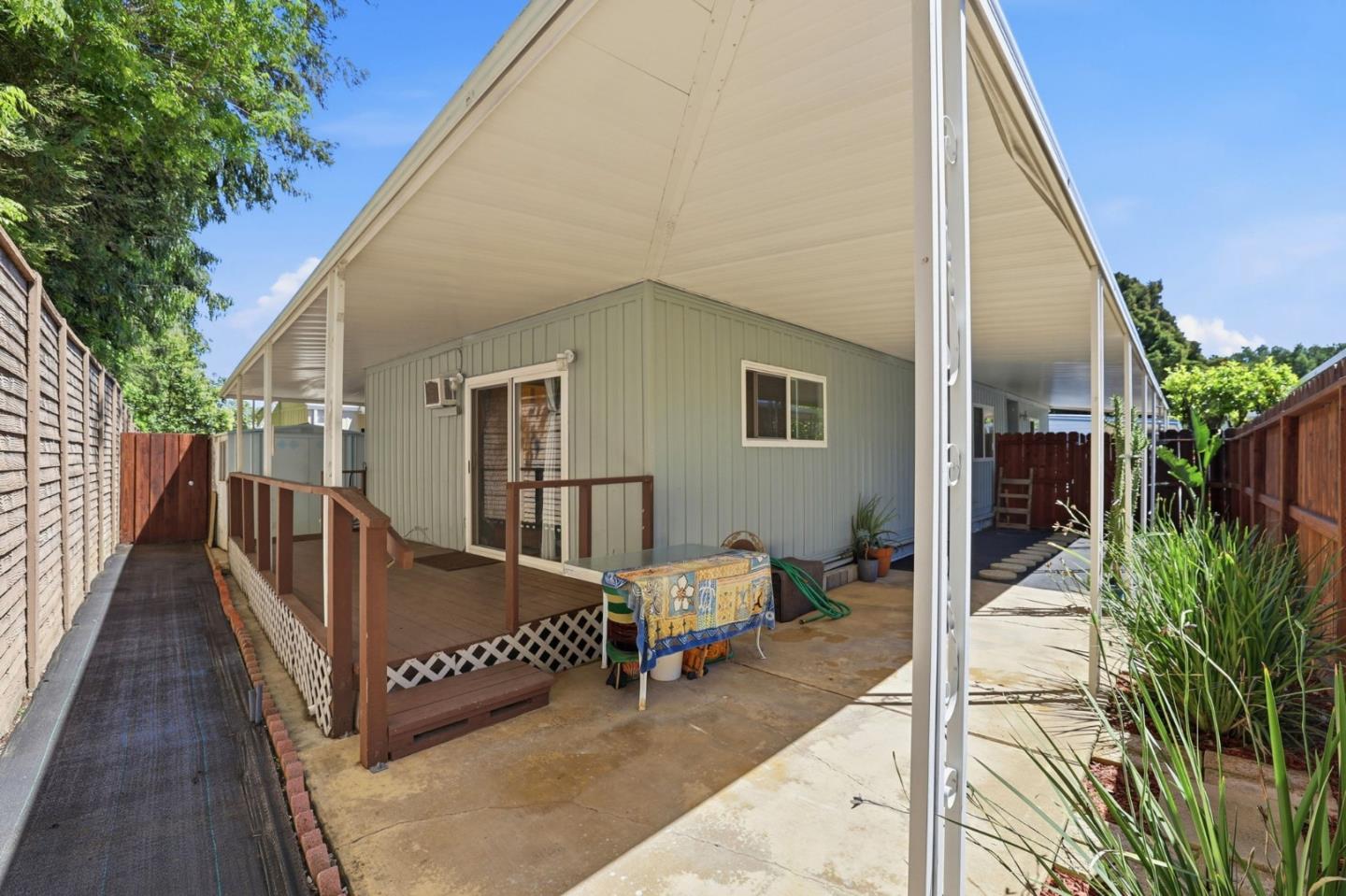 100 La Paz Unit: 100