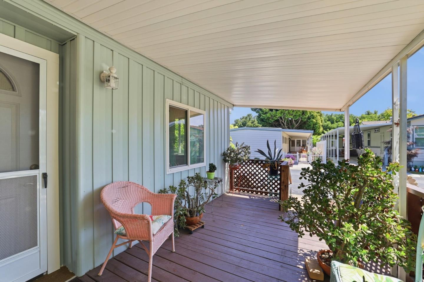 100 La Paz Unit: 100