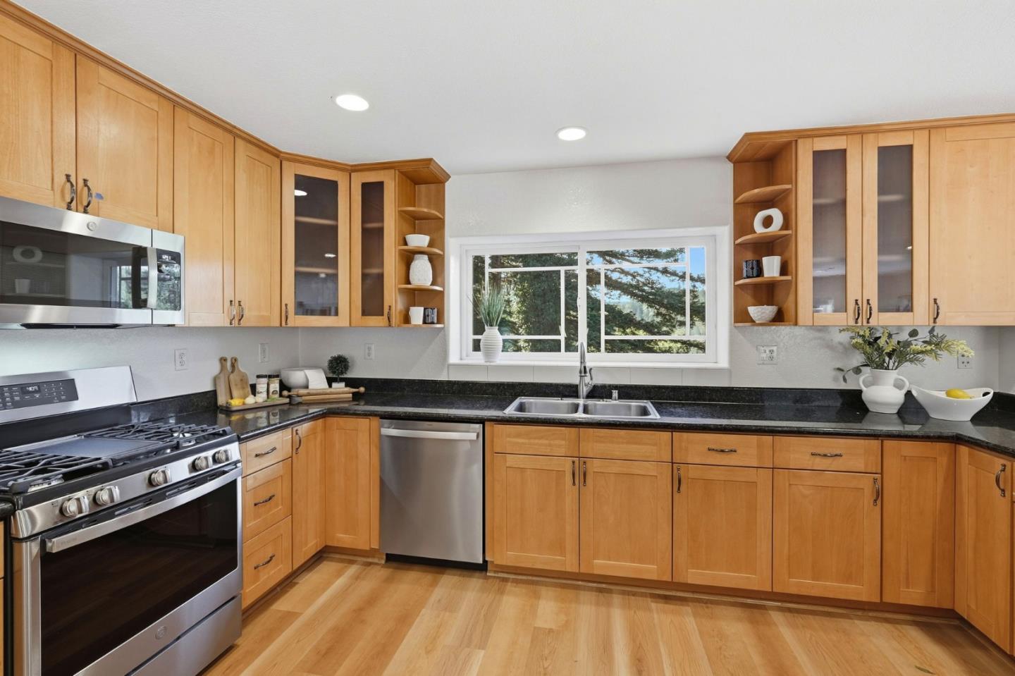 10747 Lake Boulevard