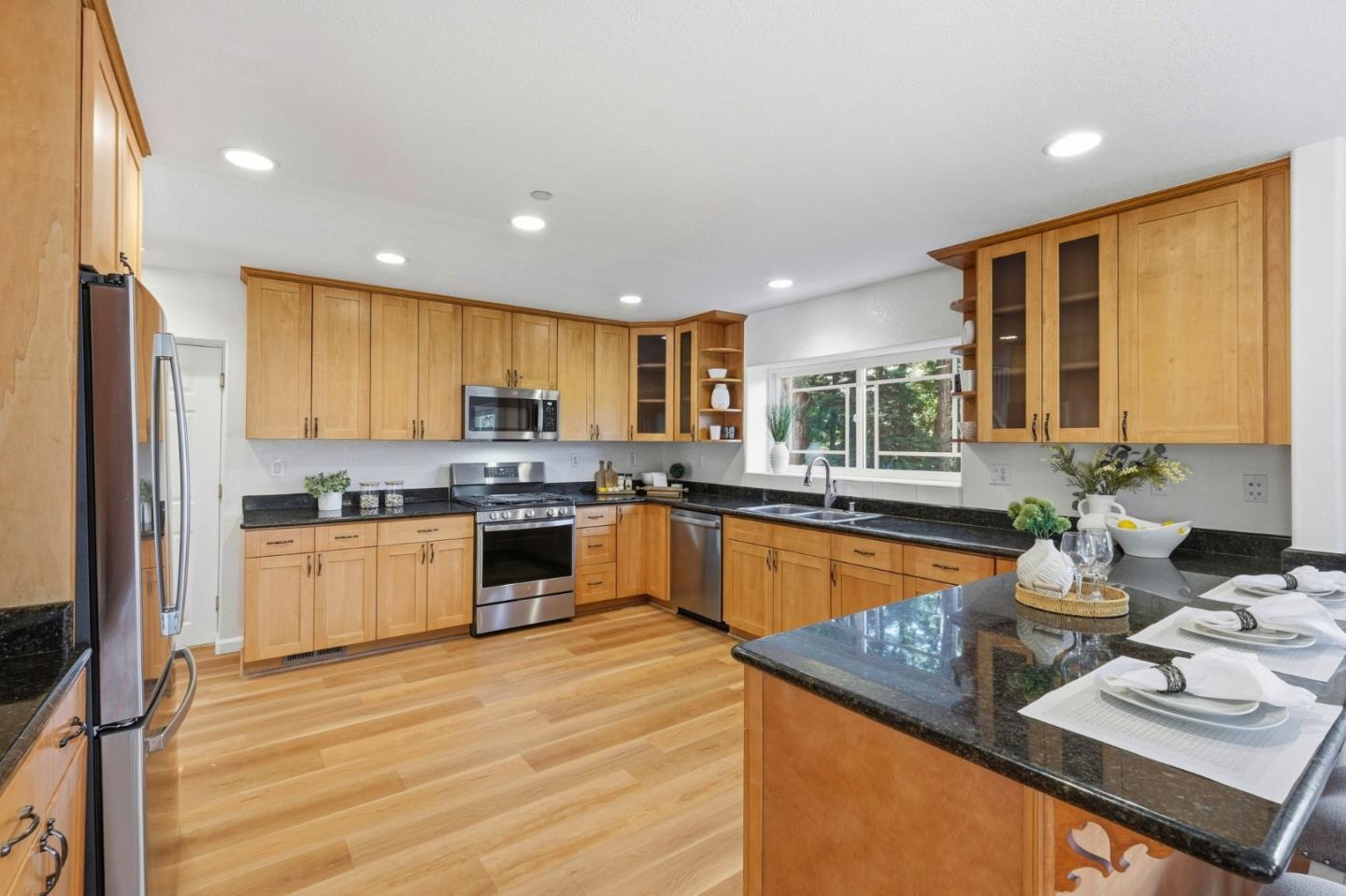 10747 Lake Boulevard