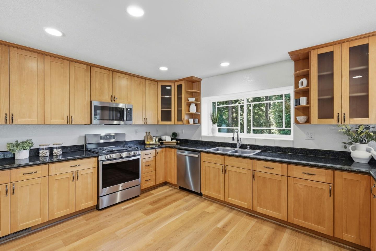 10747 Lake Boulevard