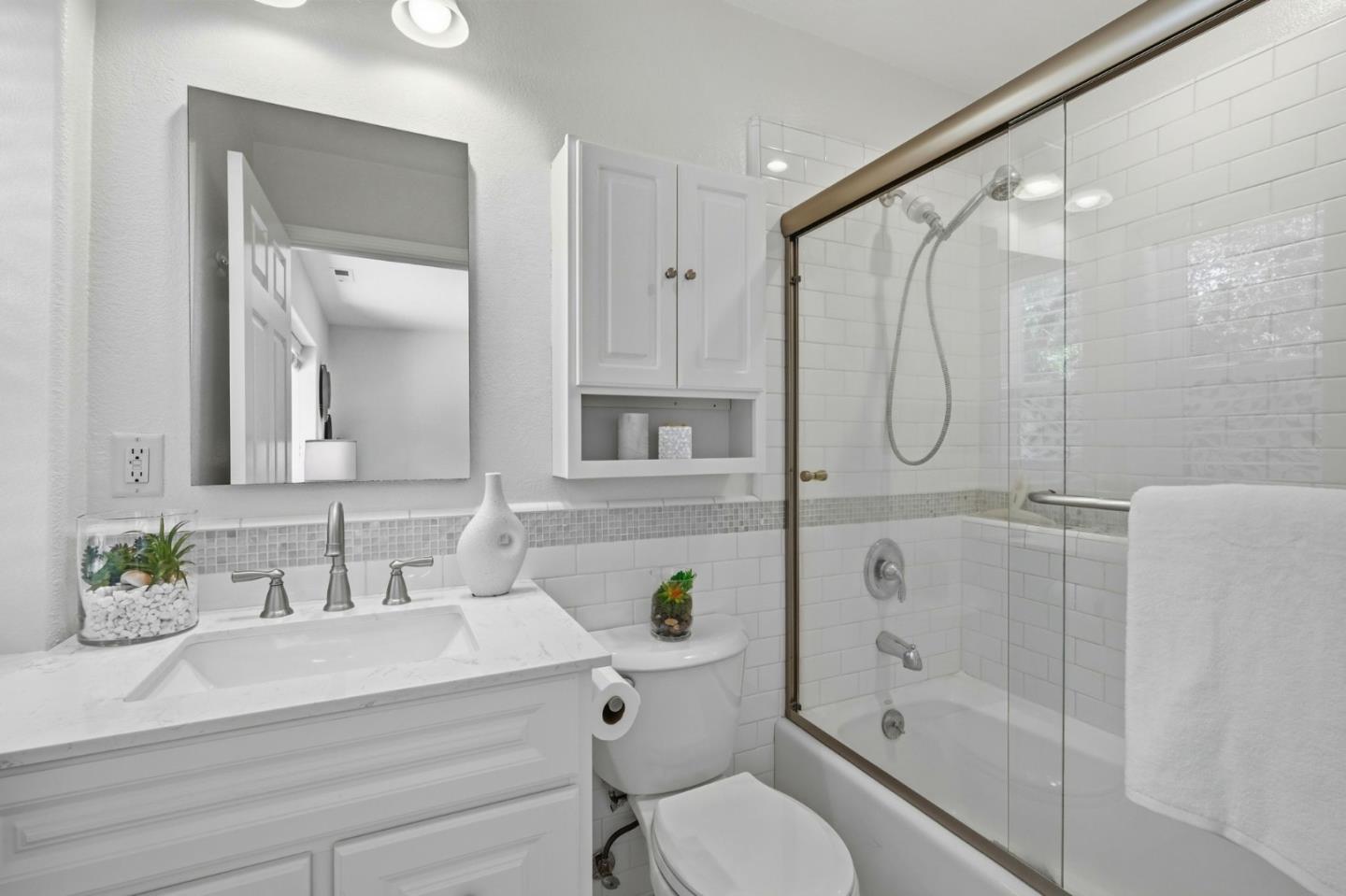 10747 Lake Boulevard