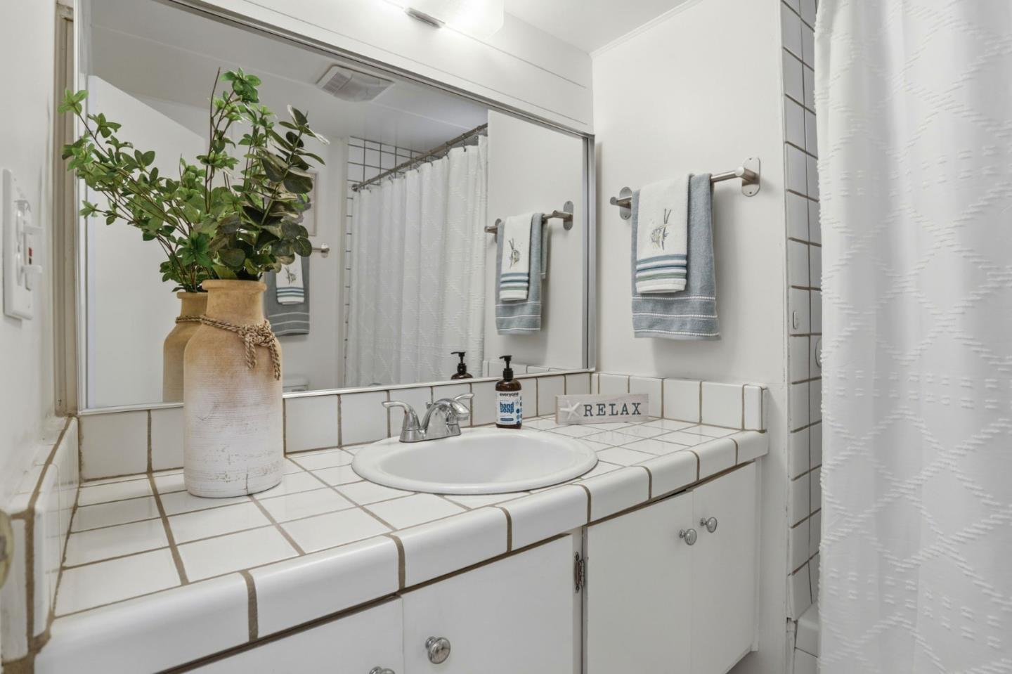 220 Mar Vista Drive Unit: 41