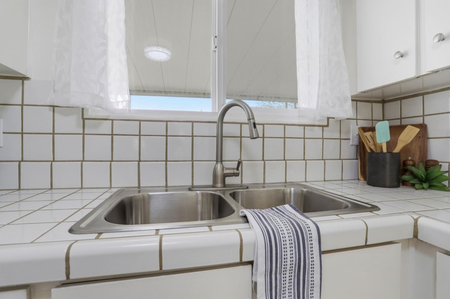 220 Mar Vista Drive Unit: 41