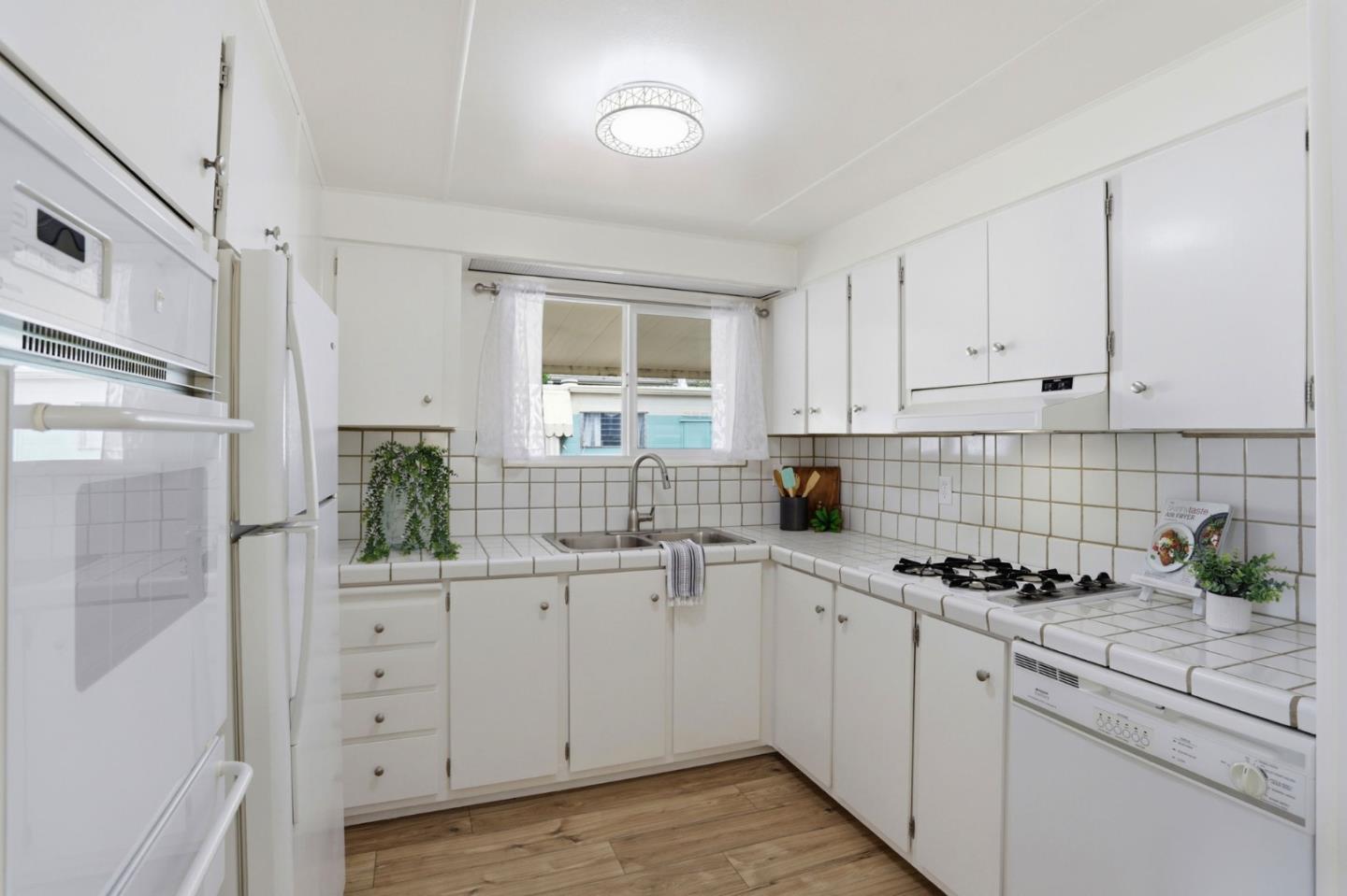 220 Mar Vista Drive Unit: 41