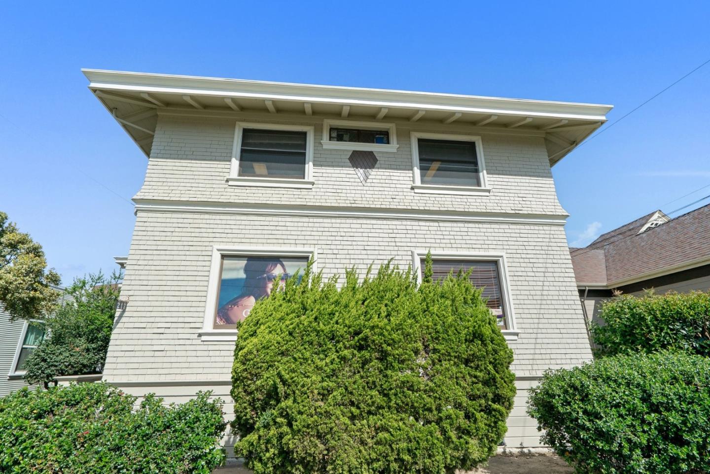 217 East Lake Avenue