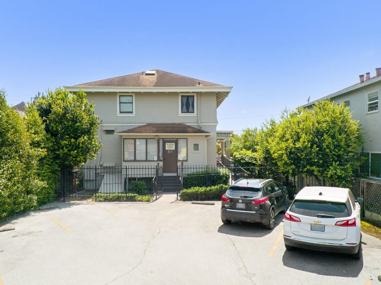 217 East Lake Avenue