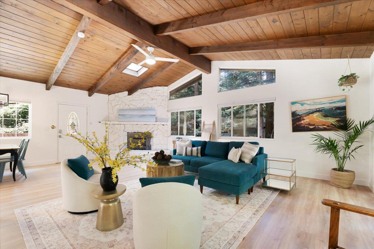 2515 Redwood Drive