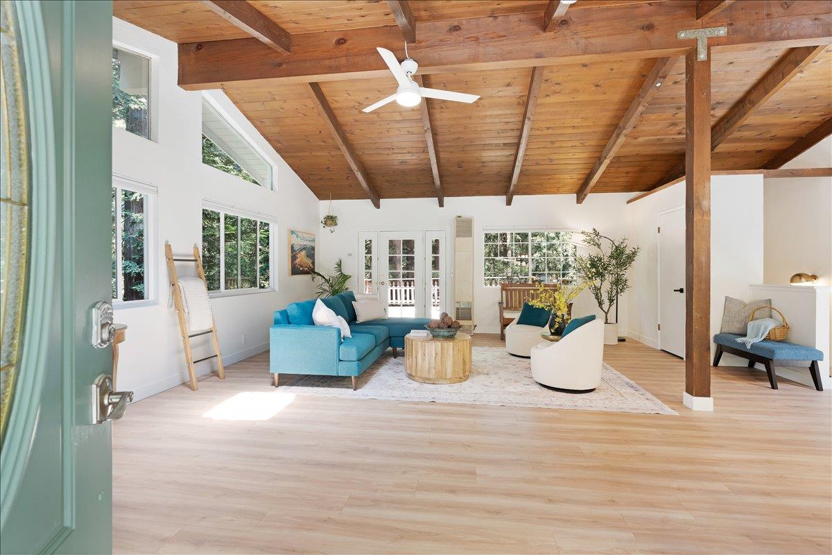 2515 Redwood Drive