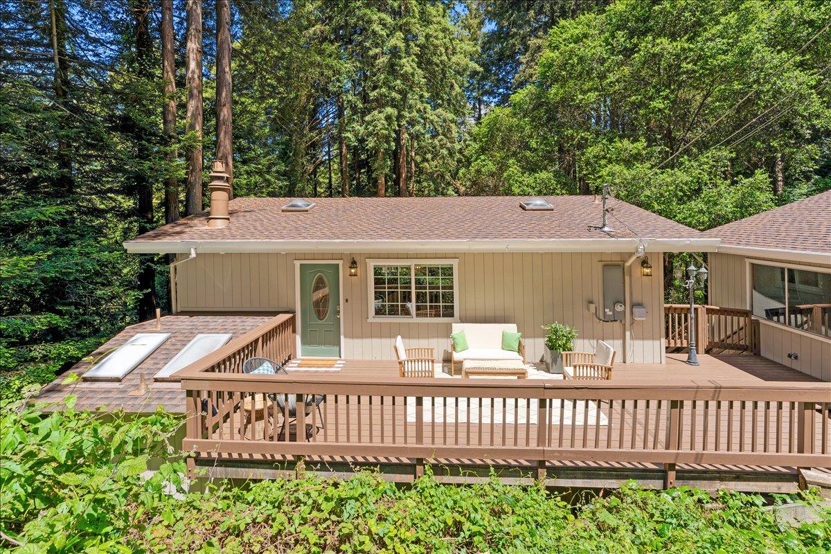 2515 Redwood Drive
