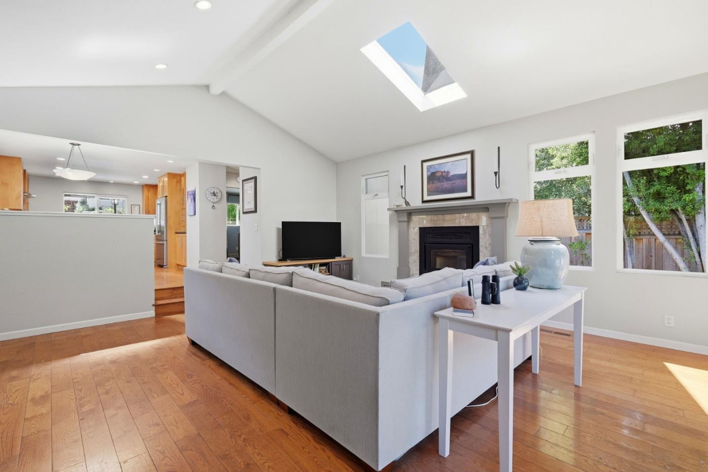 270 La Cuesta Drive