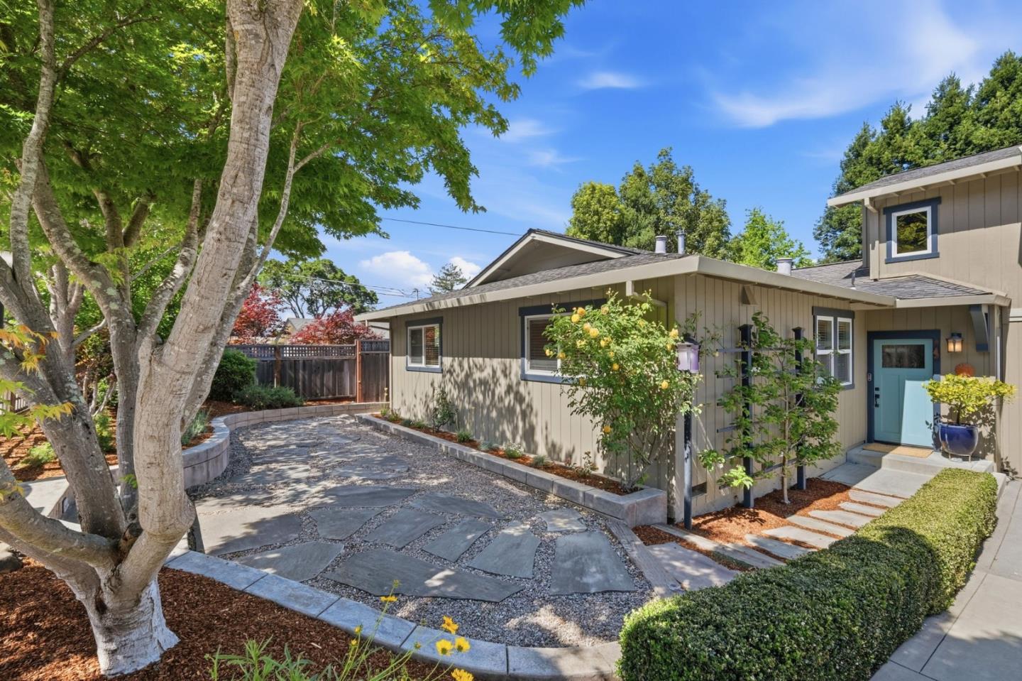 270 La Cuesta Drive