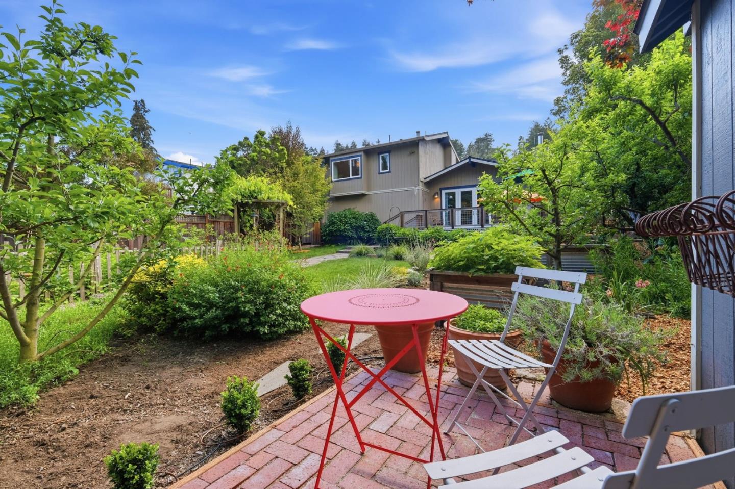 270 La Cuesta Drive