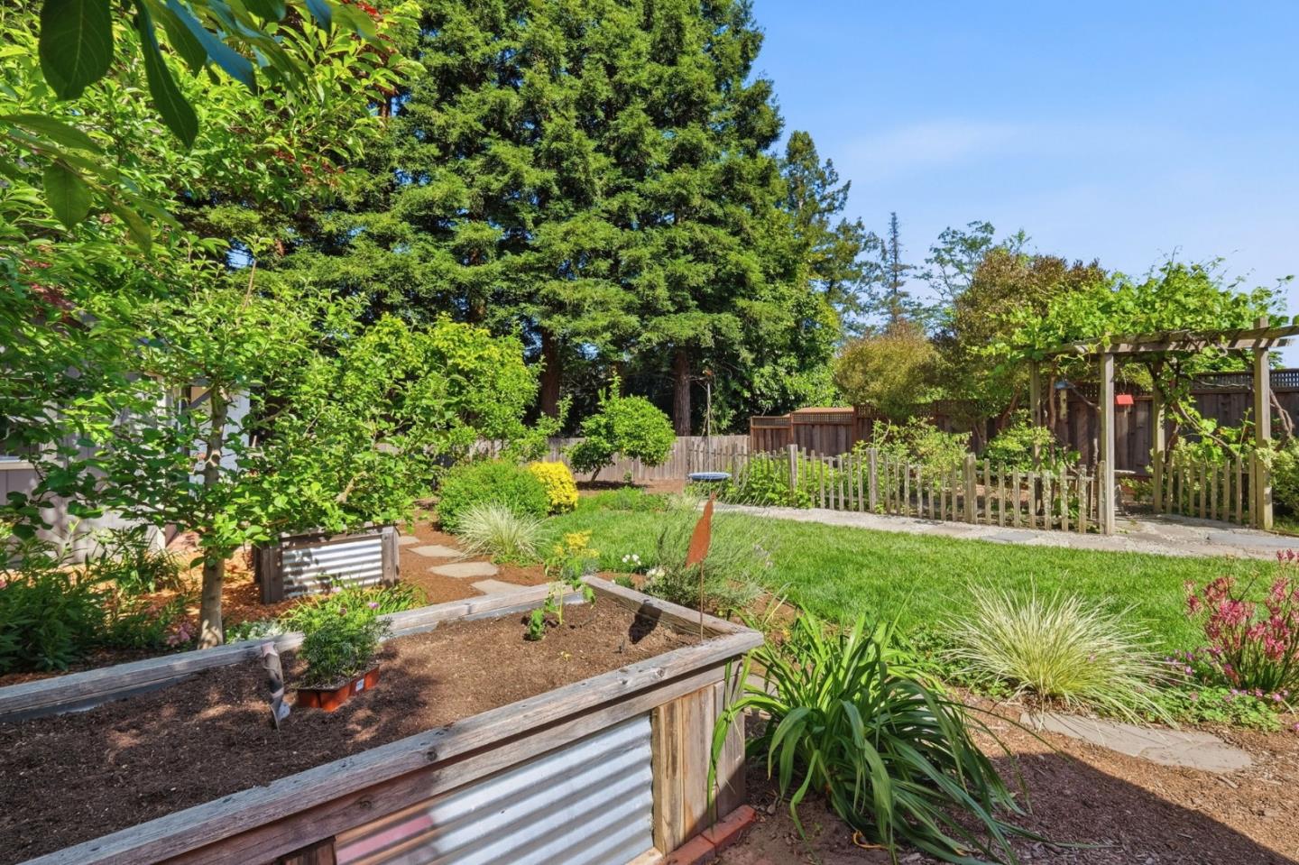 270 La Cuesta Drive