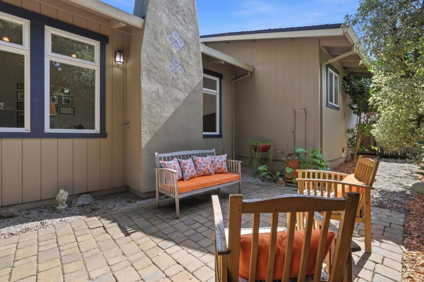 270 La Cuesta Drive