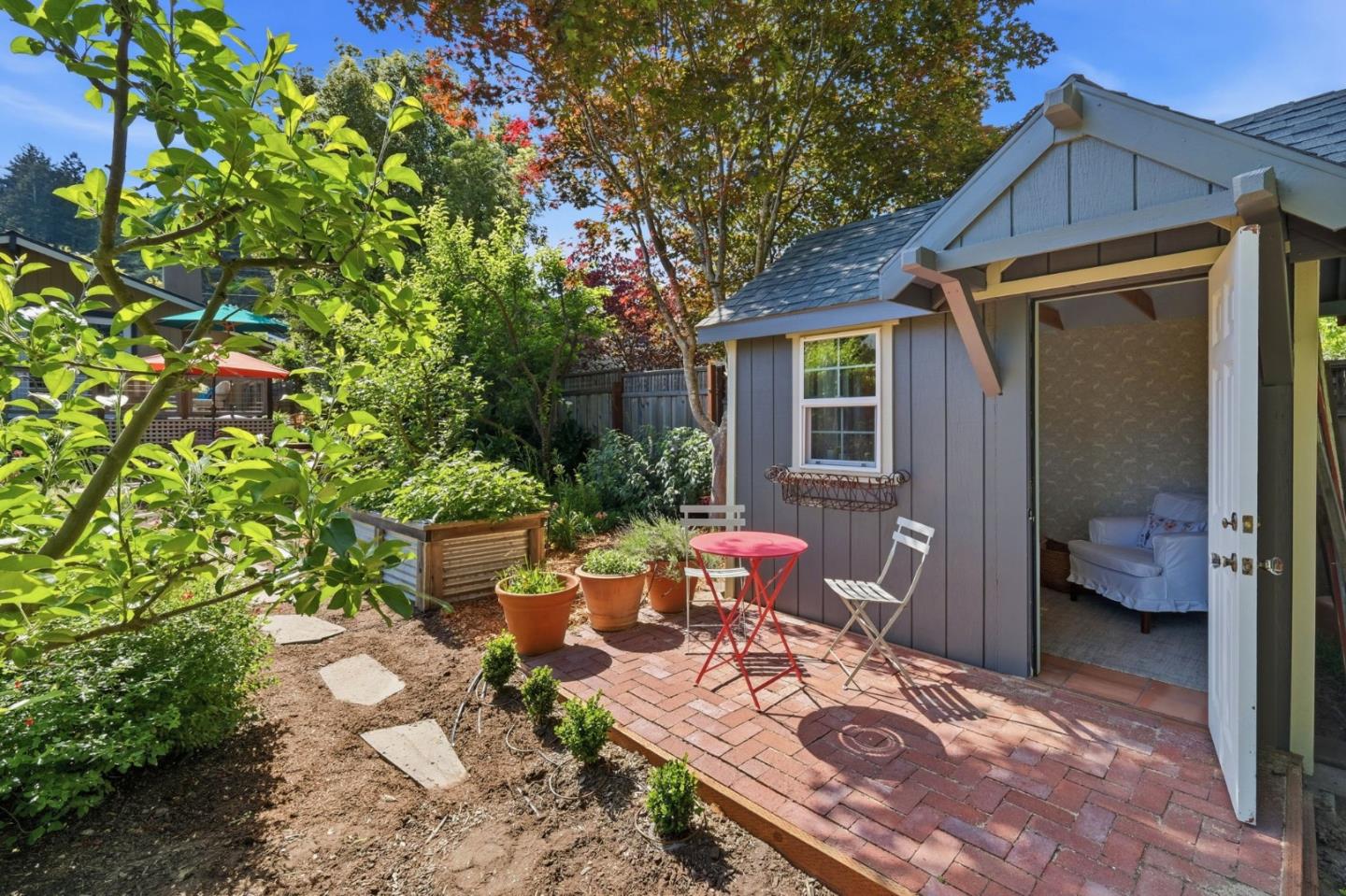 270 La Cuesta Drive