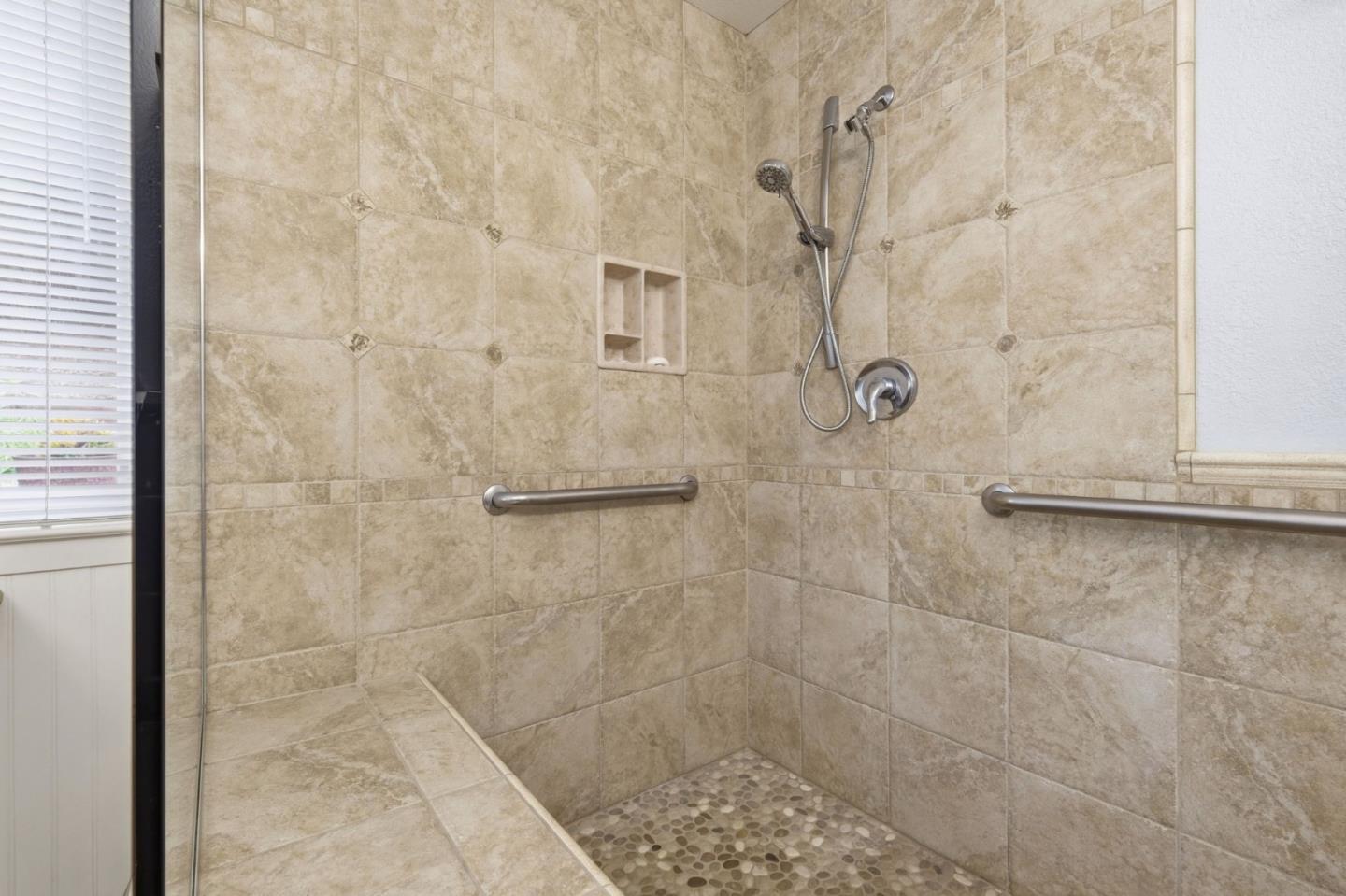 585 Calle Del Sol