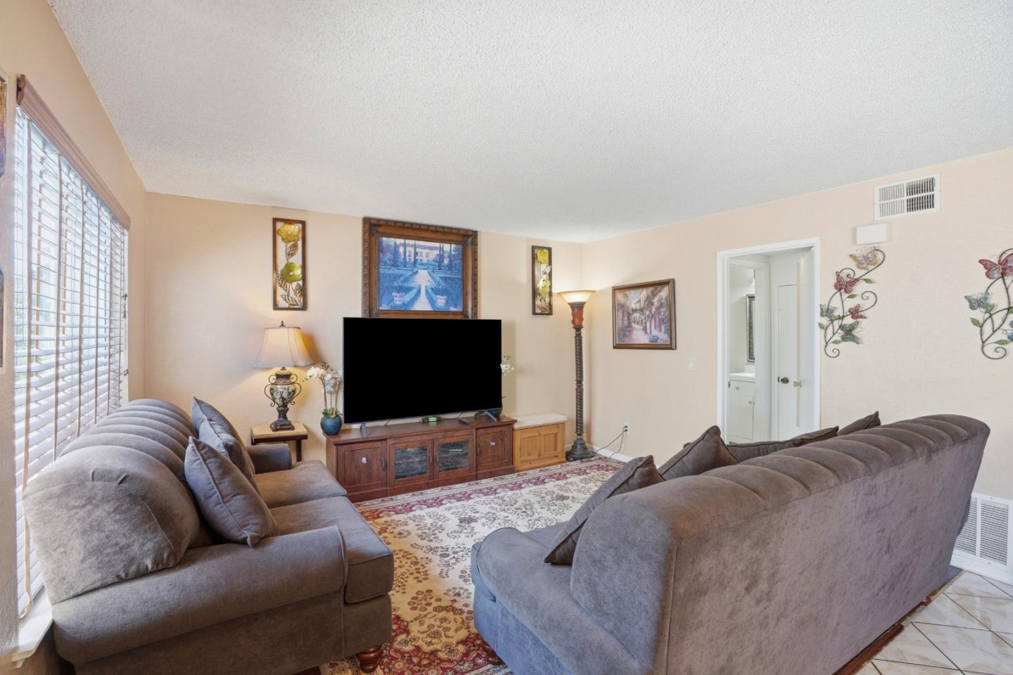 1825 Cherokee Drive 2