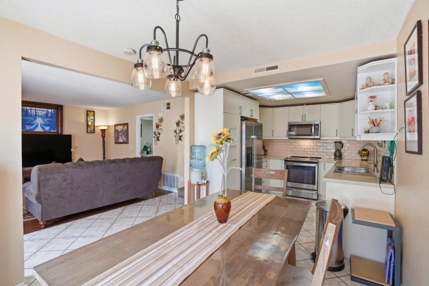 1825 Cherokee Drive 2