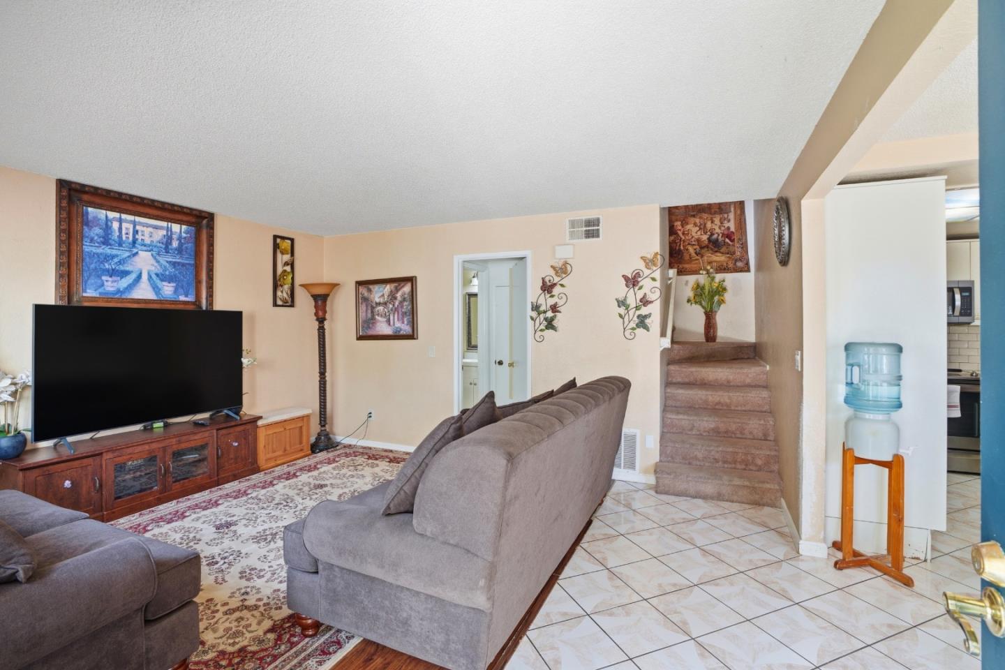 1825 Cherokee Drive 2