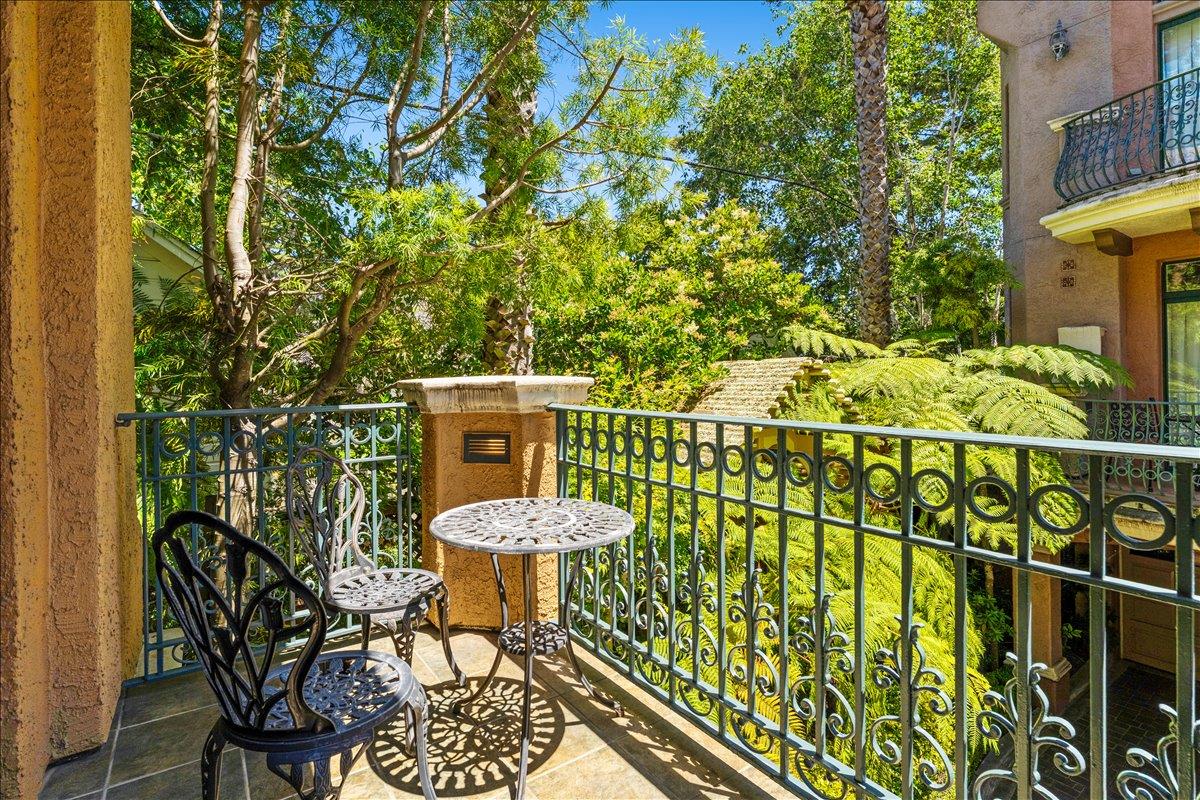 233 Villa Mar Vista