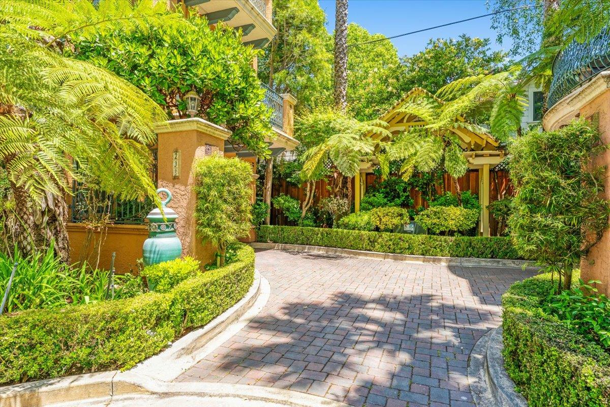 233 Villa Mar Vista
