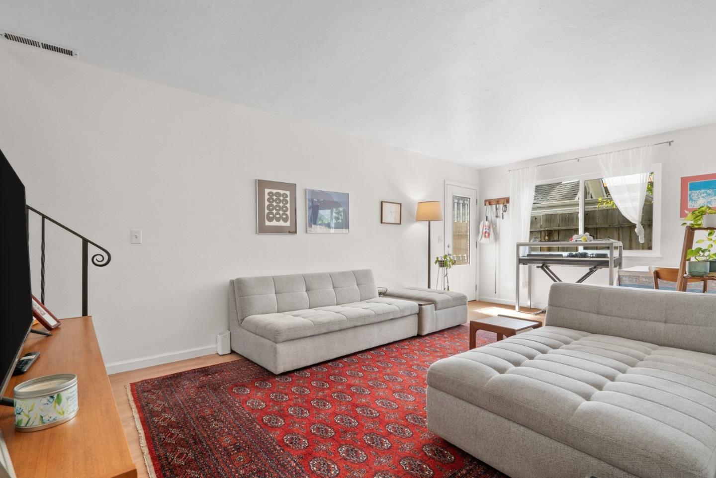 125 Mountain View AVE