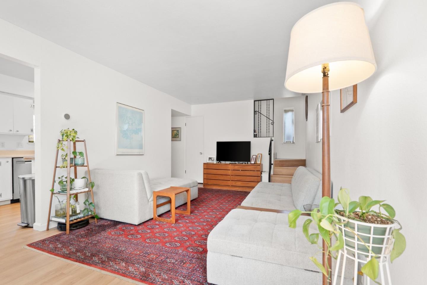 125 Mountain View AVE