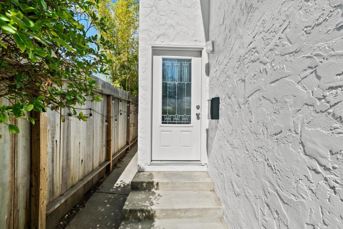 125 Mountain View AVE