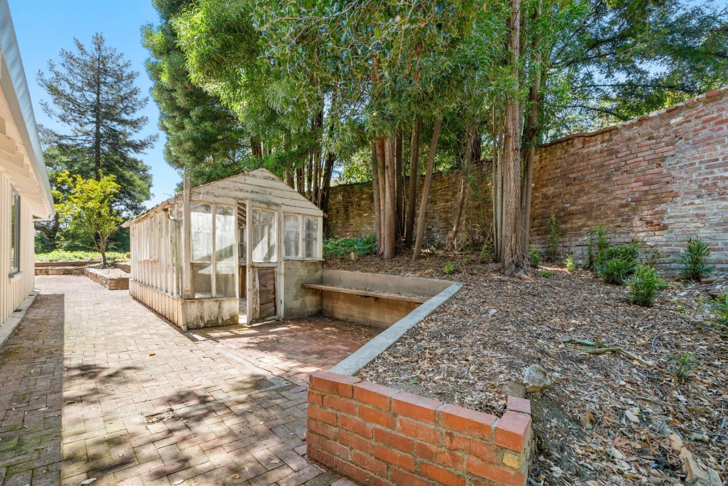 26 Pasatiempo Drive