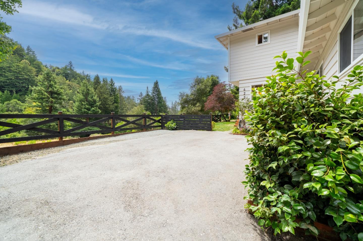 423 Nelson Rd.