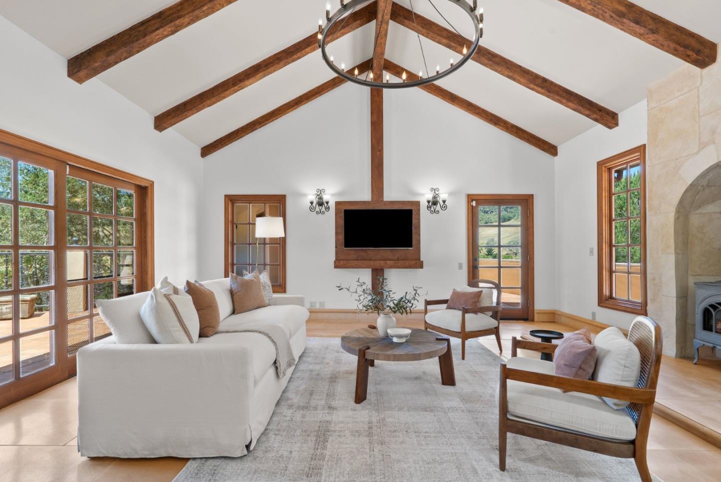 2240 N Rodeo Gulch RD