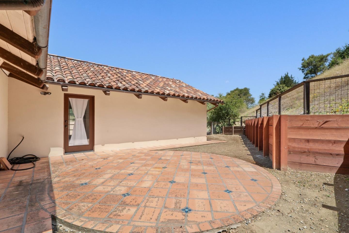 2240 N Rodeo Gulch RD