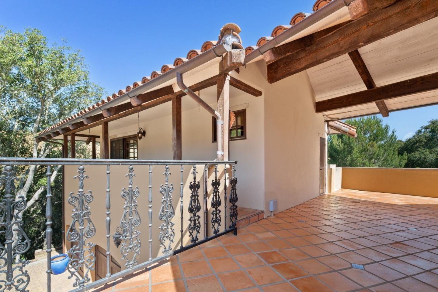 2240 N Rodeo Gulch RD