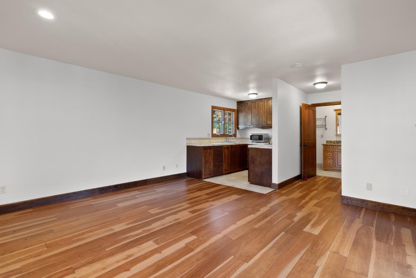 2240 N Rodeo Gulch RD